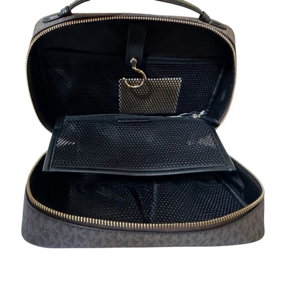 Michael Kors Jet Set Travel Large Hanging Toiletry Case Travel Pouch MK Brown - Picture 7 of 11